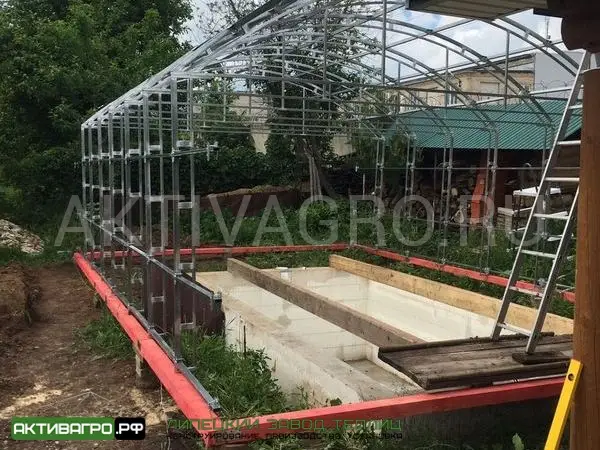 Теплица Ударница Благодатная, ширина 4/5 м, труба 40х20 + 20х20 Теплица Ударница Благодатная, ширина 4/5 м, труба 40х20 + 20х20