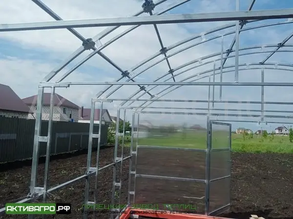 Теплица Ударница Благодатная, ширина 4/5 м, труба 40х20 + 20х20 Теплица Ударница Благодатная, ширина 4/5 м, труба 40х20 + 20х20